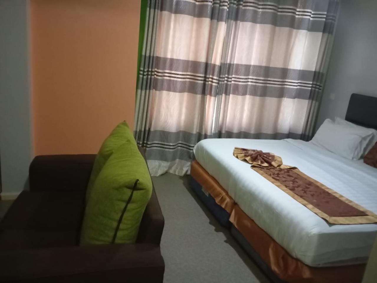 Maple Inn Hotel Nairobi Zewnętrze zdjęcie